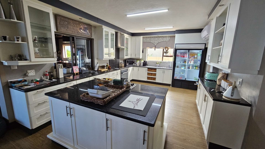 4 Bedroom Property for Sale in Birdwood Estate North West